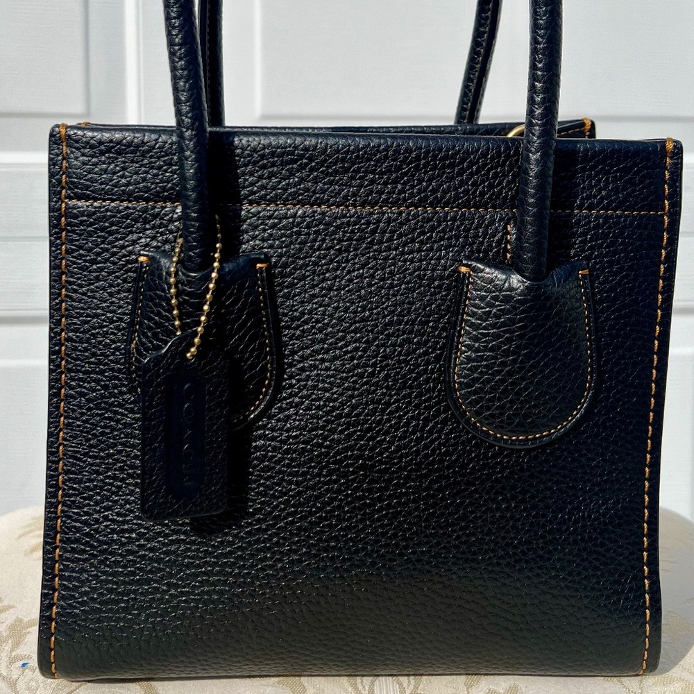 COACH CASHIN CARRY TOTE 22